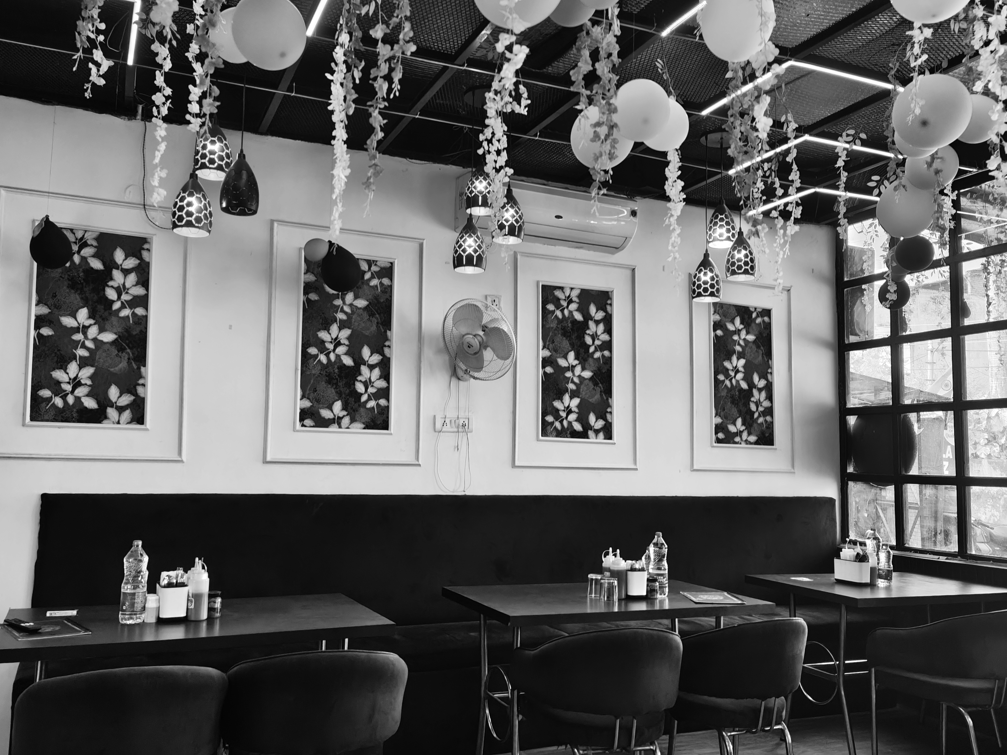 Masala Walaz Restaurant Lighting