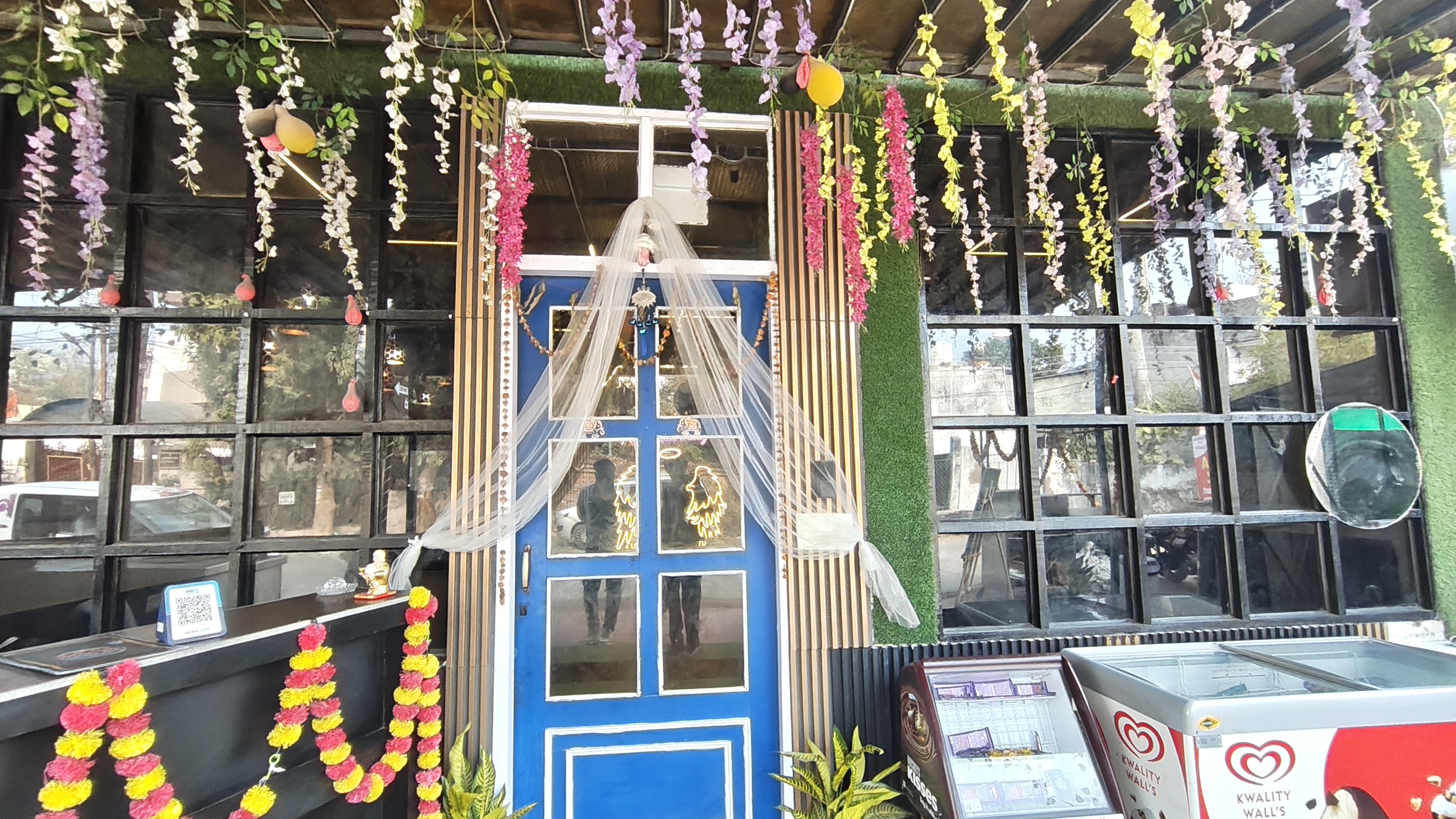 Masala Walaz Cafe Ambience